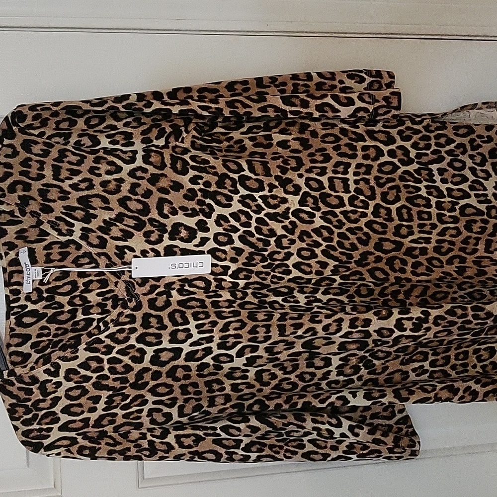 Chico's Pima  Cheetah Tunic Top🐆 - Picture 3 of 10